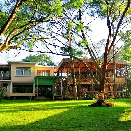 Jinja Backpackers Hostel ภายนอก รูปภาพ