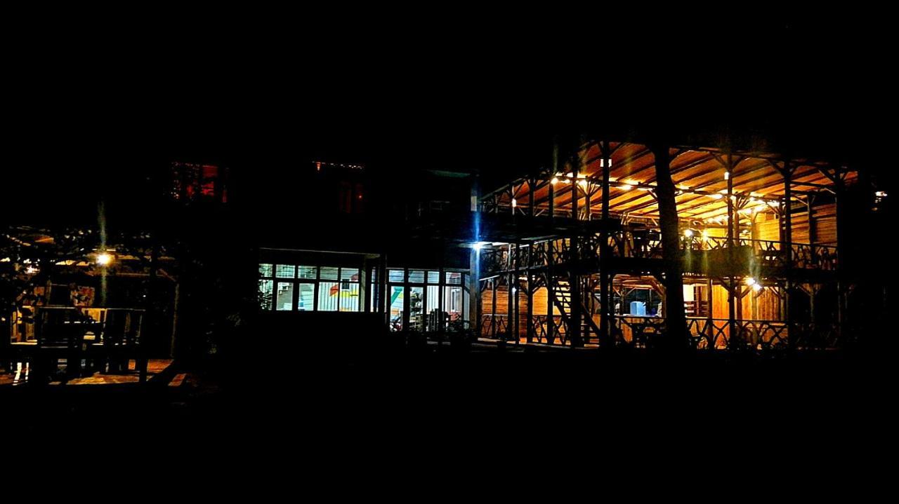 Jinja Backpackers Hostel ภายนอก รูปภาพ