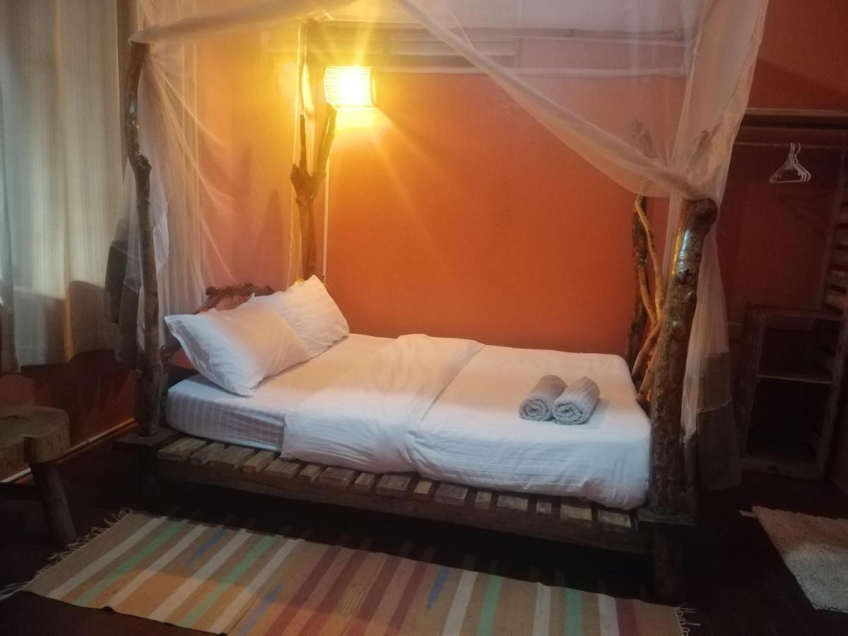 Jinja Backpackers Hostel ภายนอก รูปภาพ