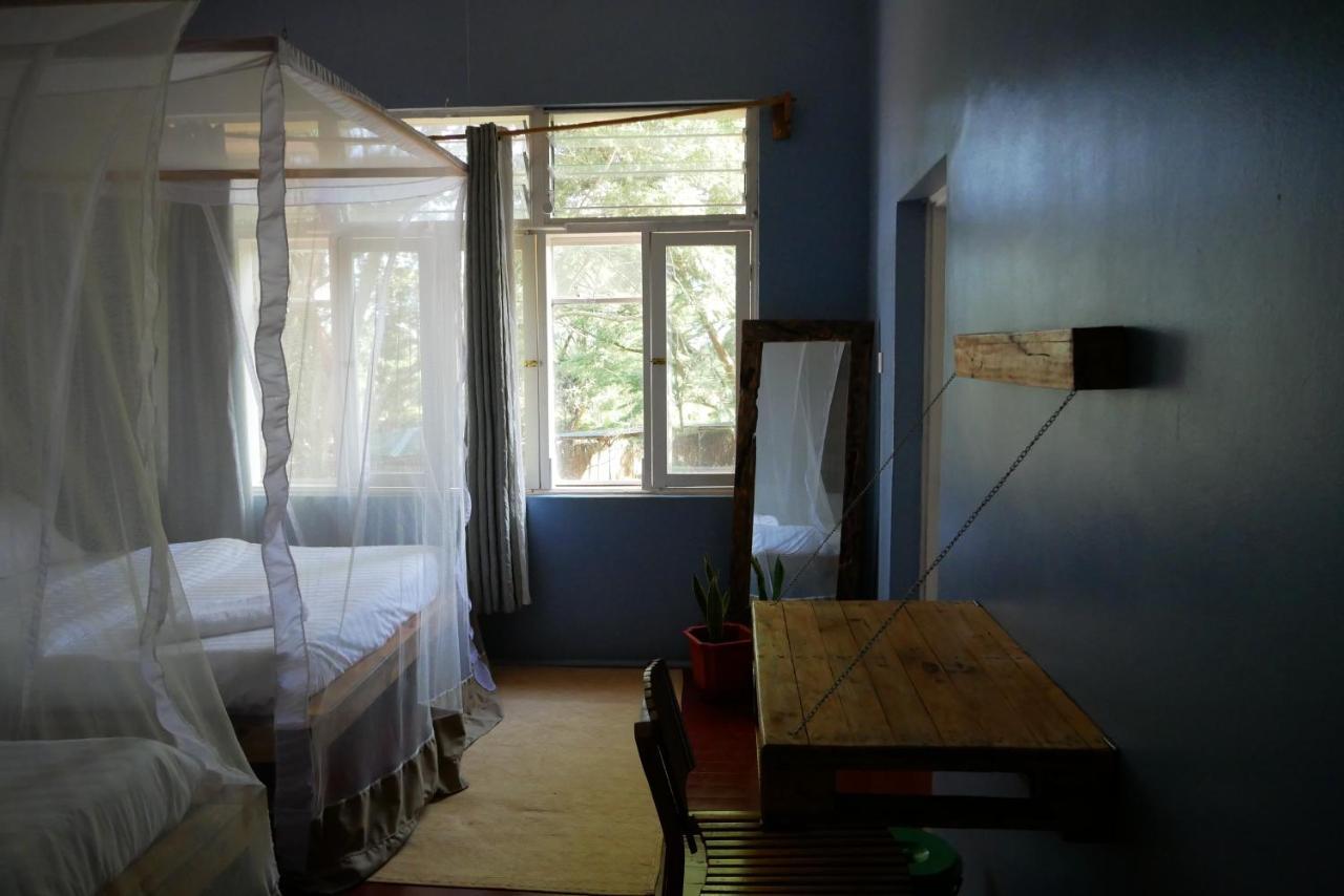 Jinja Backpackers Hostel ภายนอก รูปภาพ