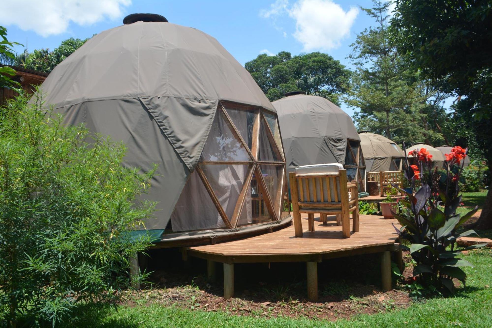 Jinja Backpackers Hostel ภายนอก รูปภาพ