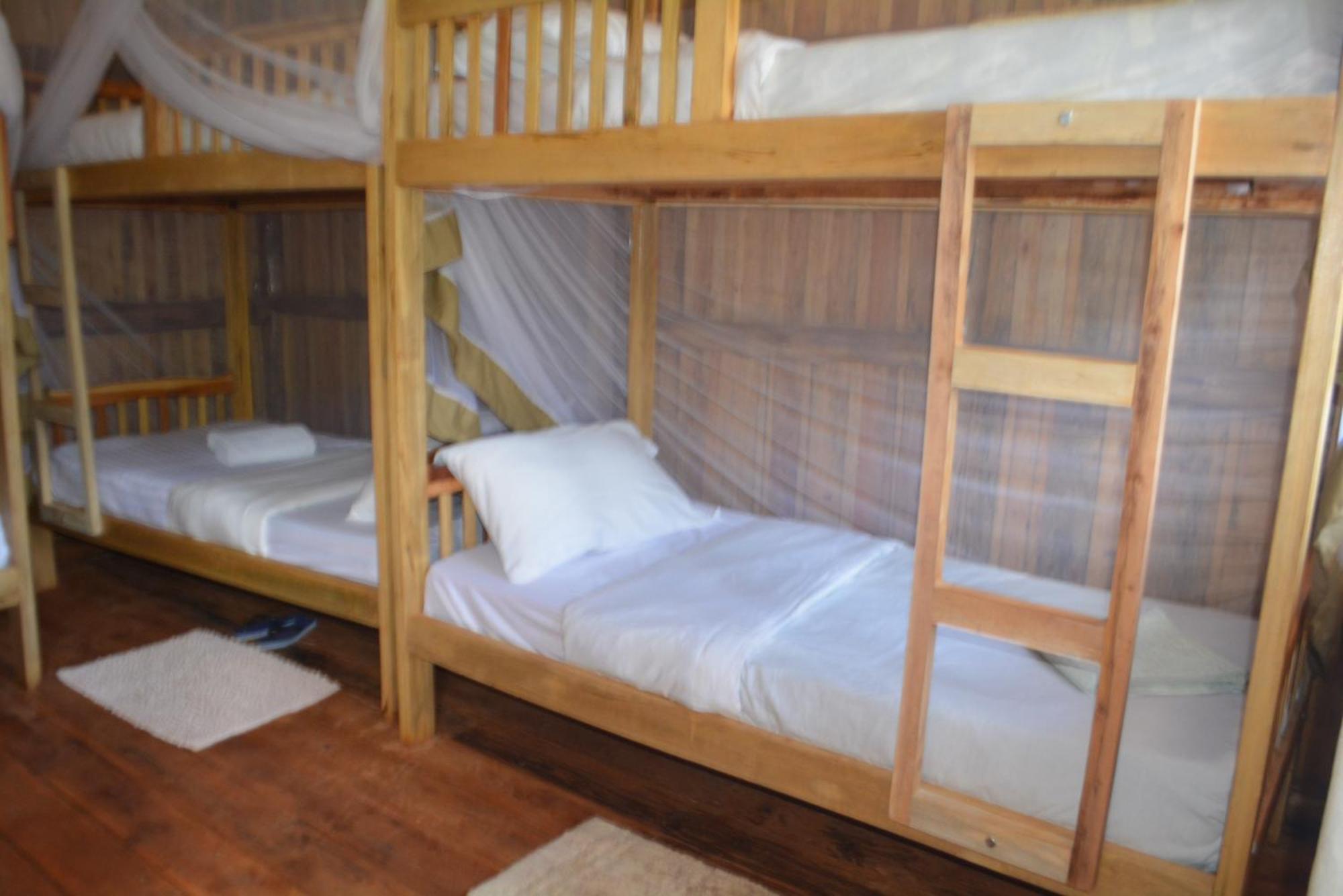 Jinja Backpackers Hostel ภายนอก รูปภาพ