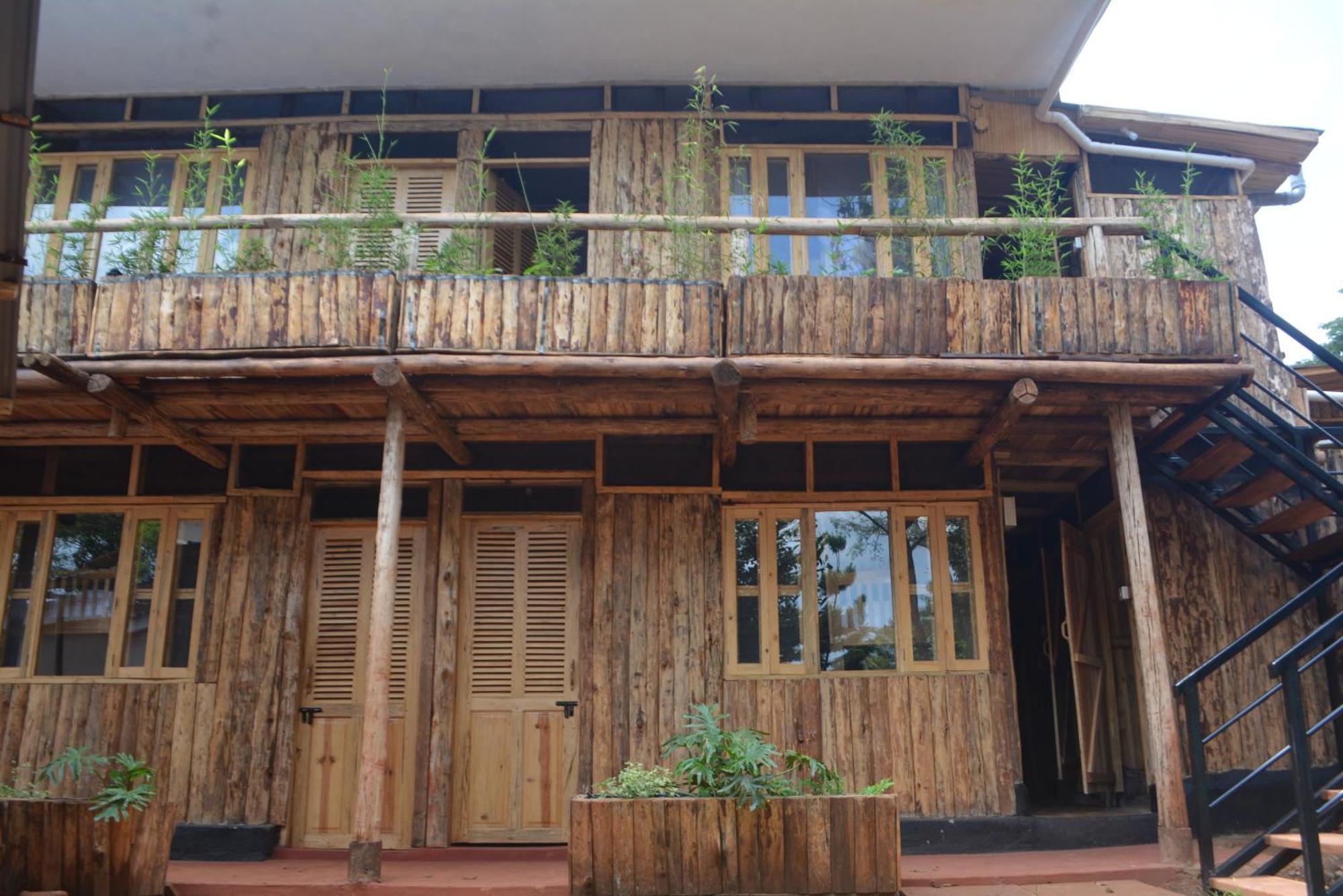 Jinja Backpackers Hostel ภายนอก รูปภาพ