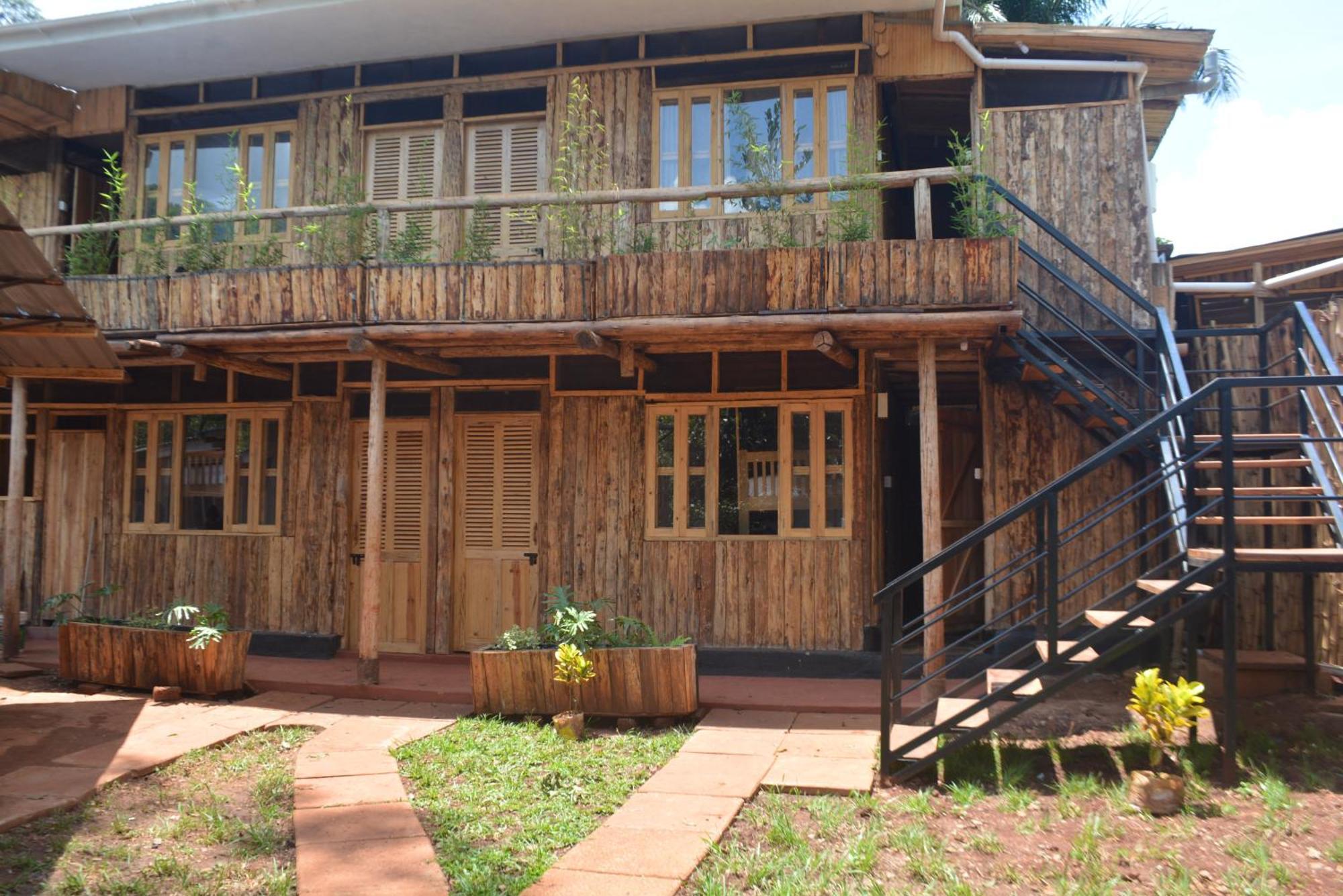 Jinja Backpackers Hostel ภายนอก รูปภาพ