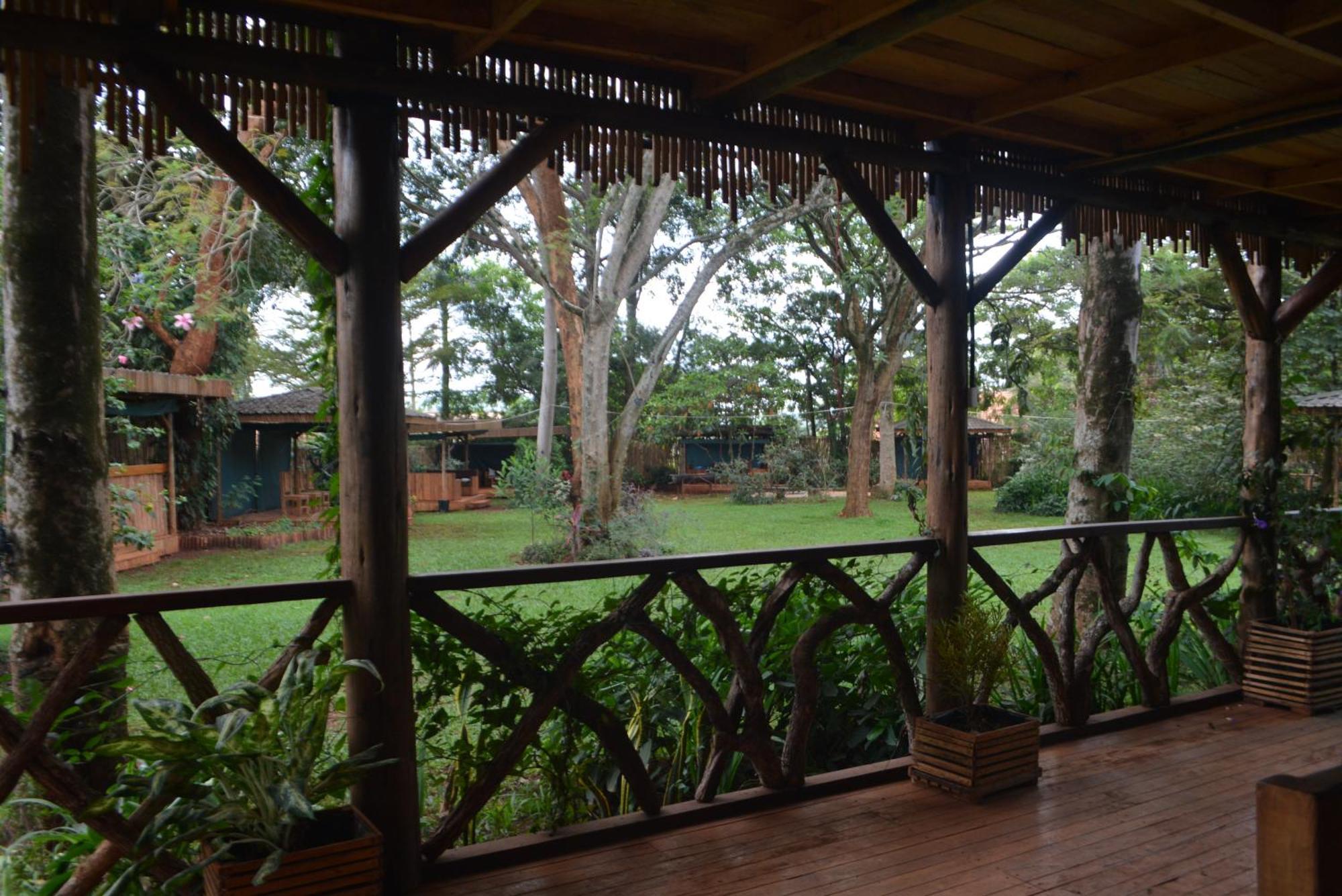 Jinja Backpackers Hostel ภายนอก รูปภาพ