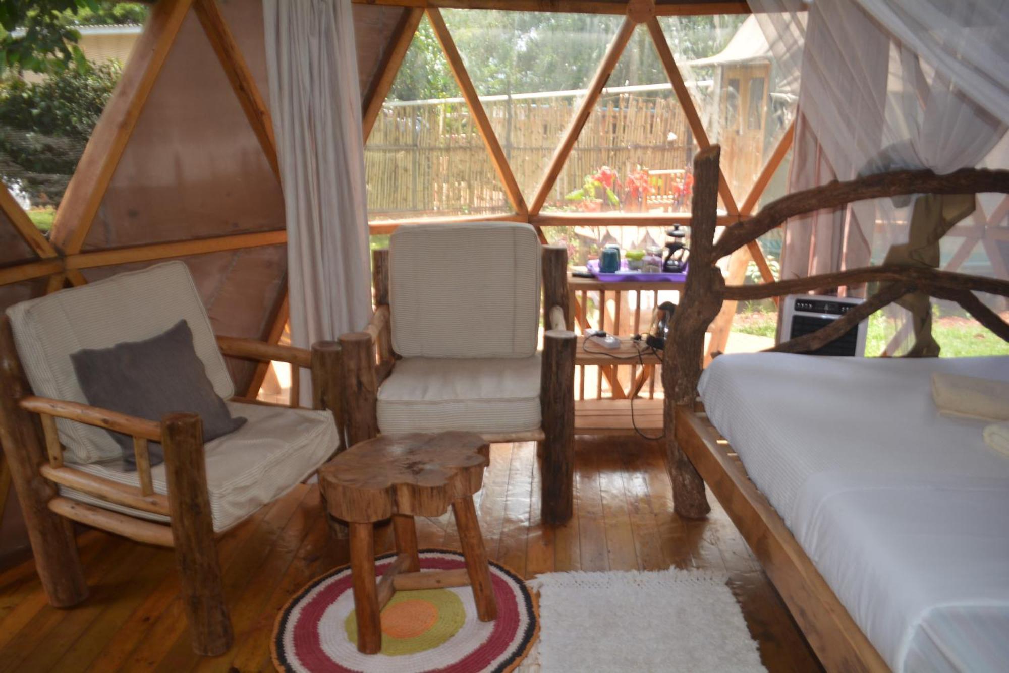 Jinja Backpackers Hostel ภายนอก รูปภาพ