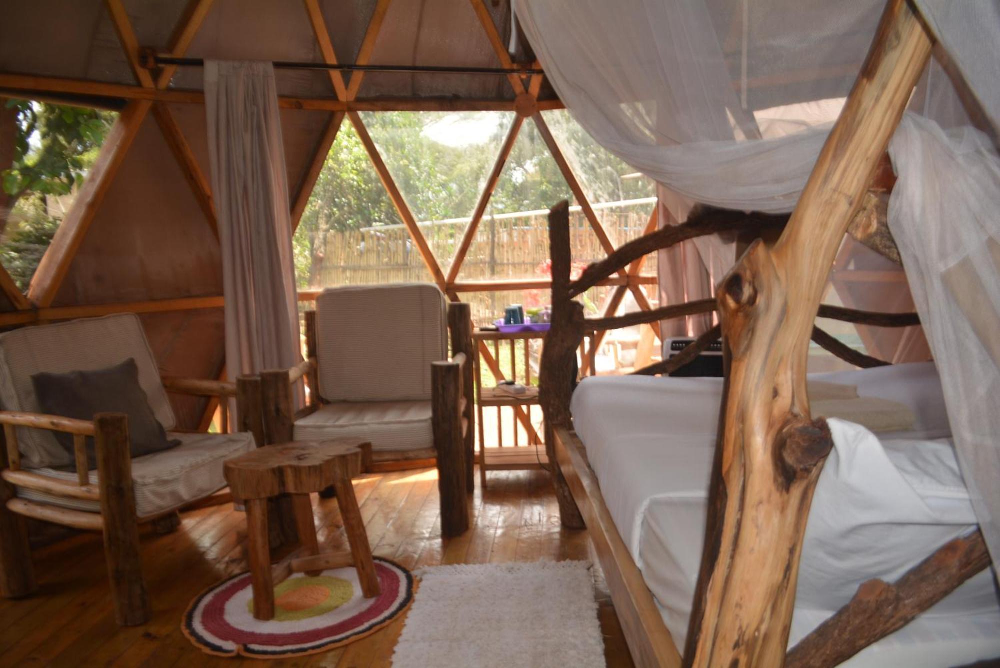 Jinja Backpackers Hostel ภายนอก รูปภาพ