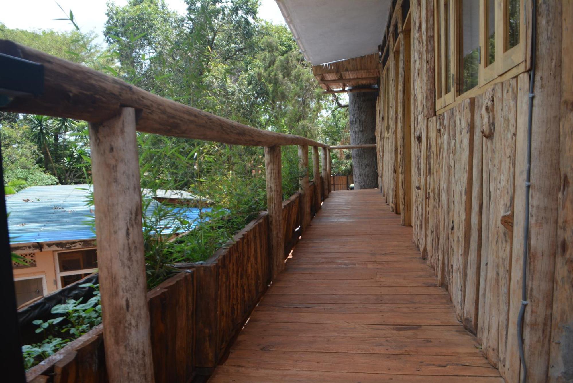 Jinja Backpackers Hostel ภายนอก รูปภาพ