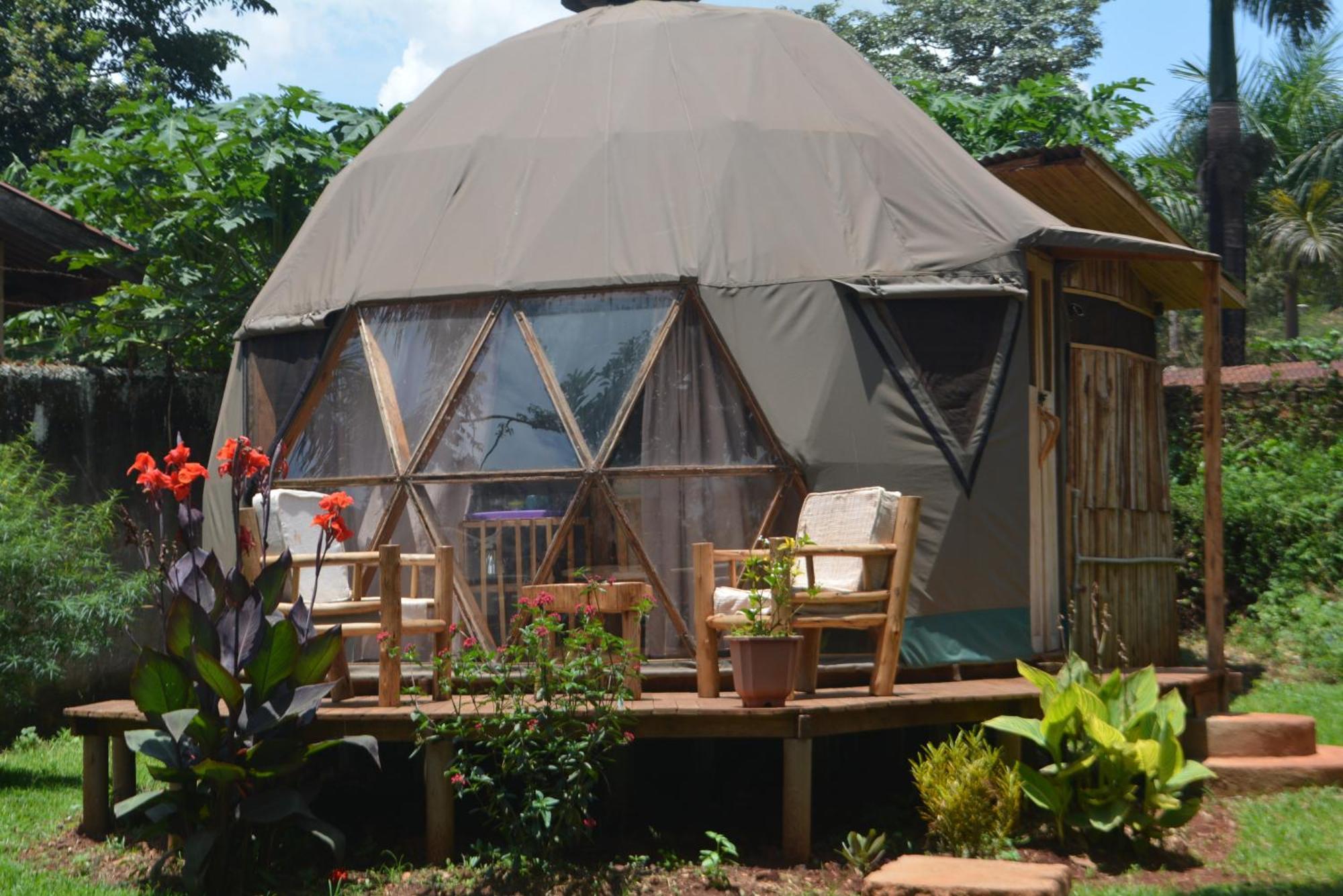 Jinja Backpackers Hostel ภายนอก รูปภาพ